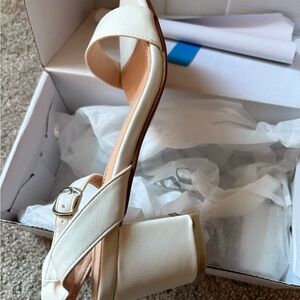 Dream Pairs Cream Block Heel Sandals